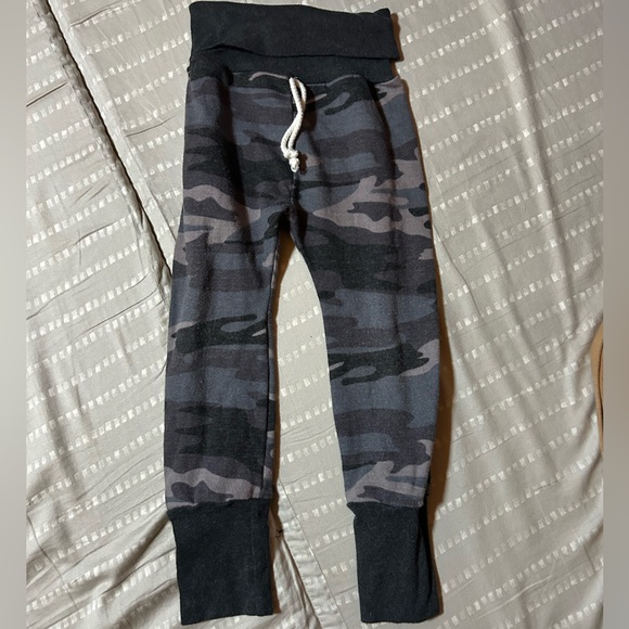 Childhoods Boys Clothing Lot - Picture 13 of 13